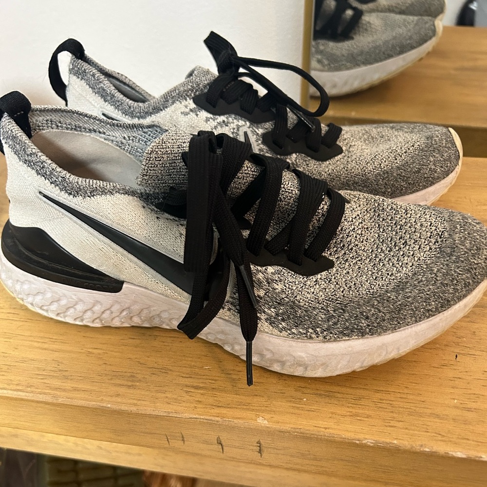 Women’s Nike Epic React flynit 2, size 7 - Picture 2 of 4